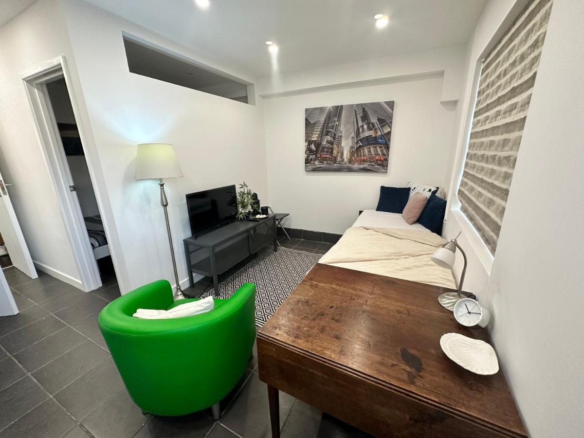 Modern Flat In Central Egham By Windsor Castle, Staines-Upon-Thames And Heathrow Airport Kültér fotó